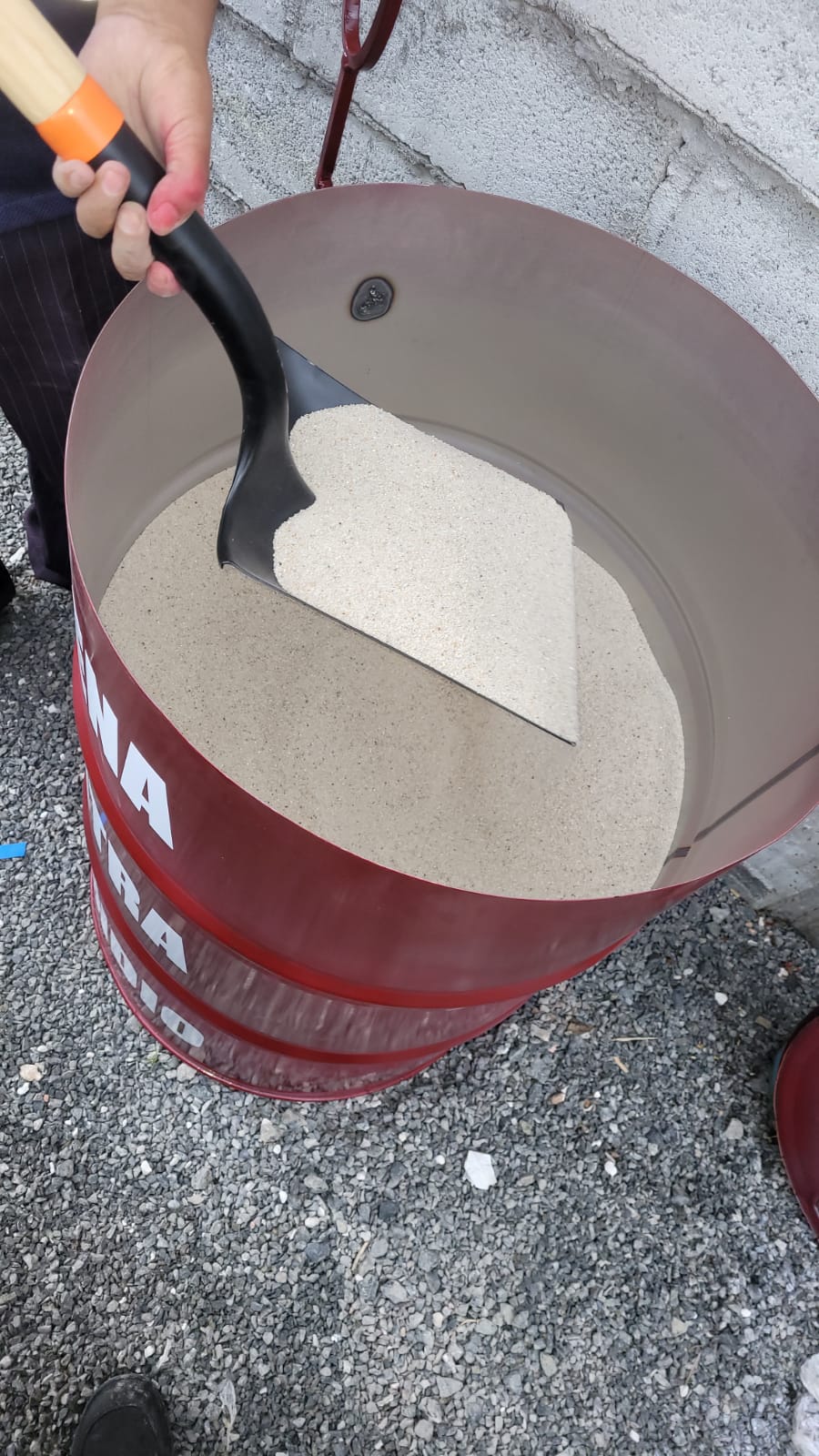 Tambo de arena contra incendios